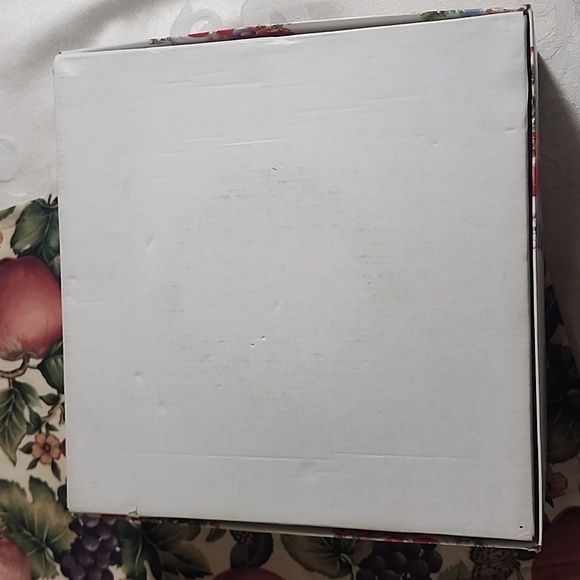 Jolly St Nick Mikasa set of 4 soup bowls 9" in original box excellent condition - Picture 5 of 5